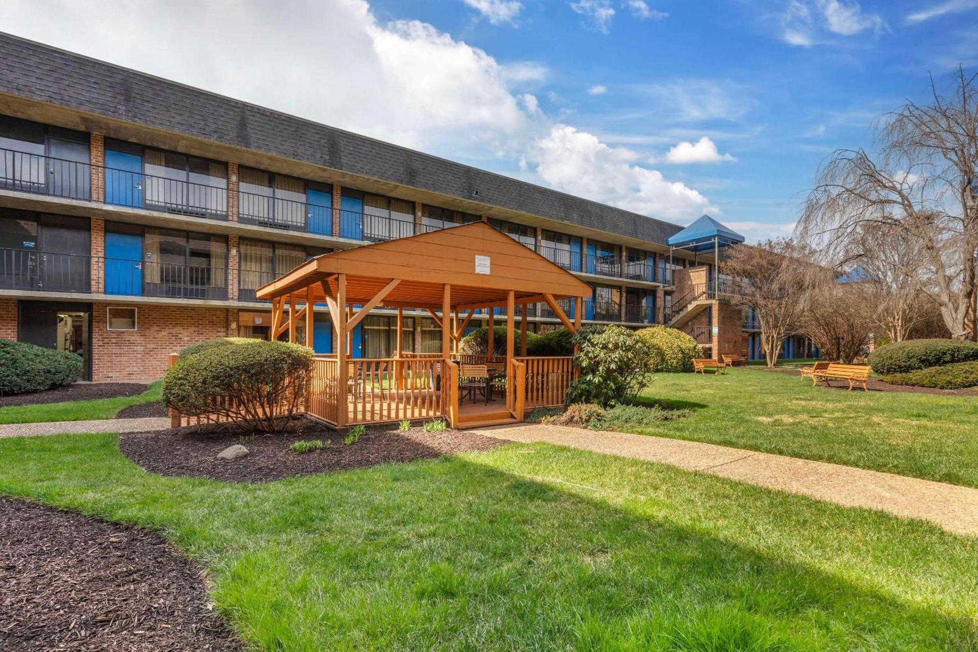 Suburban Studios Tysons Corner Vienne Extérieur photo
