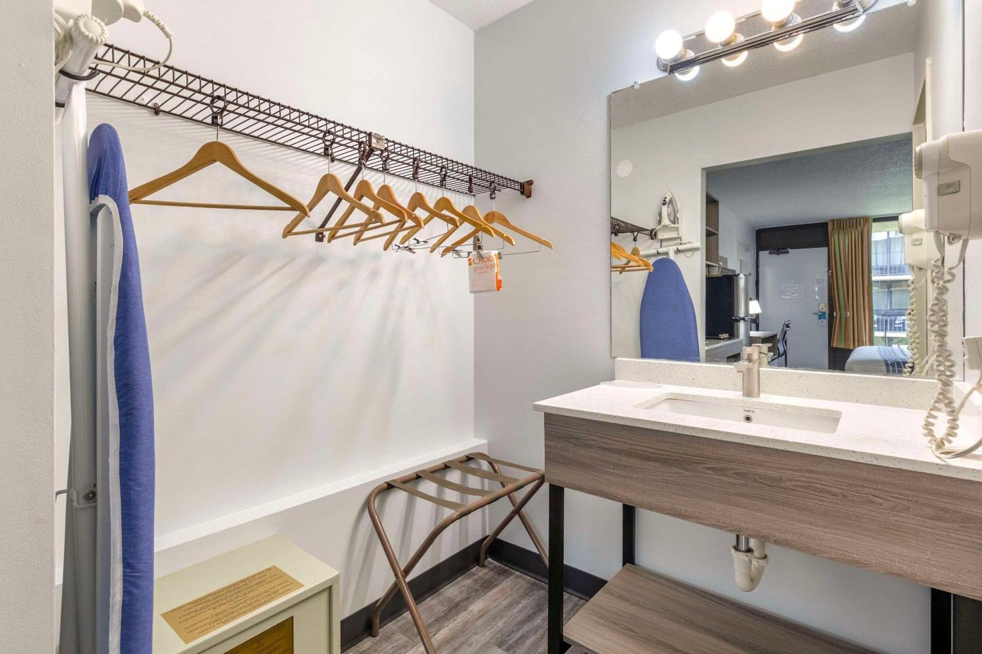 Suburban Studios Tysons Corner Vienne Extérieur photo